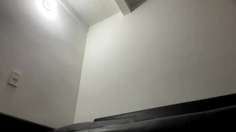 Juan Pablo-independent model online show from 03-09-25, 09:57