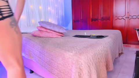 Shsntal online show from 11-10-25, 01:43