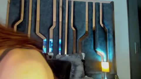 Snapshot of _silvia_vega_ chatting on 12-10-24, 02:05 _silvia_vega_ online show from 12-10-24, 02:05