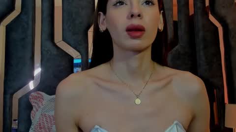 Snapshot of _silvia_vega_ chatting on 03-05-25, 10:55 _silvia_vega_ online show from 03-05-25, 10:55