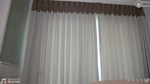 Snapshot of _sirine_ chatting on 01-23-25, 06:49 Marinette online show from 01-23-25, 06:49