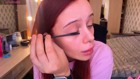 Snapshot of _slutty_fox_ chatting on 09-10-25, 01:44 Alice online show from 09-10-25, 01:44