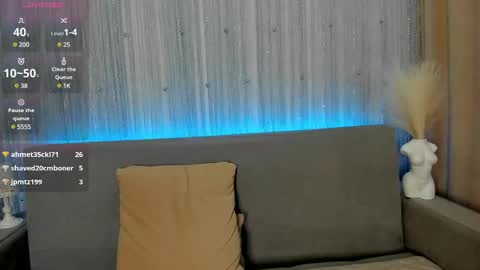 Snapshot of _smetanka_ chatting on 02-11-25, 08:42 _smetanka_ online show from 02-11-25, 08:42