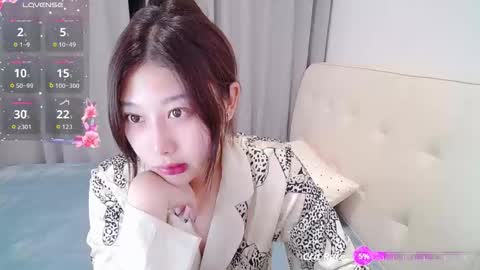 Snapshot of _smileflower_ chatting on 12-02-25, 01:28 winni online show from 12-02-25, 01:28