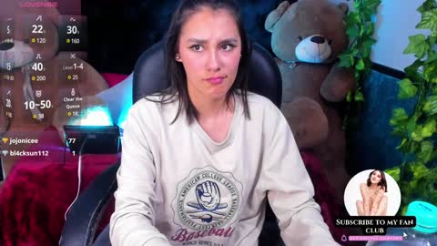 Snapshot of _sophie__miller chatting on 02-04-25, 11:27 Sophie  online show from 02-04-25, 11:27