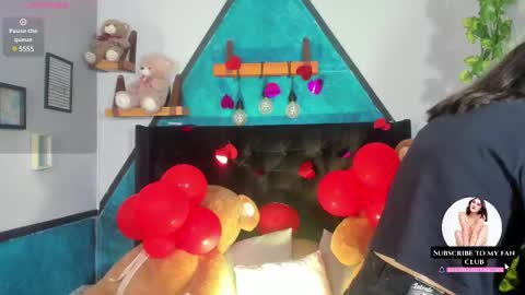 Snapshot of _sophie__miller chatting on 02-17-25, 07:42 Sophie  online show from 02-17-25, 07:42