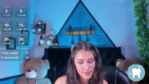 Snapshot of _sophie__miller chatting on 03-09-25, 10:19 Sophie  online show from 03-09-25, 10:19