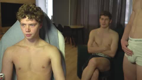 OLIVERpvt is open online show from 10-29-25, 04:48