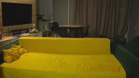 OLIVERpvt is open online show from 11-04-25, 03:05