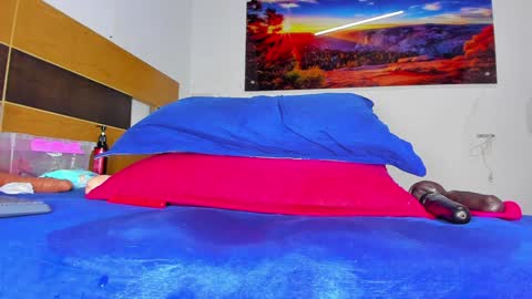 Snapshot of _ssusy_ chatting on 01-24-25, 02:51 susy online show from 01-24-25, 02:51