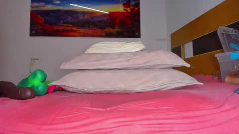 Snapshot of _ssusy_ chatting on 03-12-25, 06:00 susy online show from 03-12-25, 06:00
