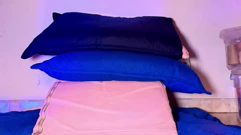 Snapshot of _ssusy_ chatting on 10-16-25, 11:55 susy online show from 10-16-25, 11:55