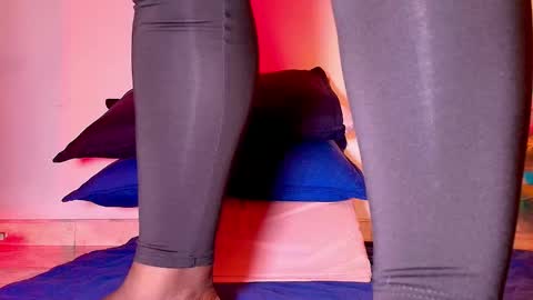 Snapshot of _ssusy_ chatting on 10-17-25, 11:57 susy online show from 10-17-25, 11:57