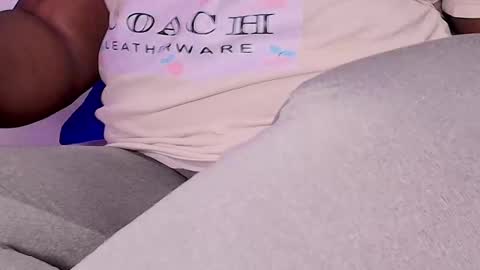 Snapshot of _ssusy_ chatting on 10-23-25, 11:53 susy online show from 10-23-25, 11:53