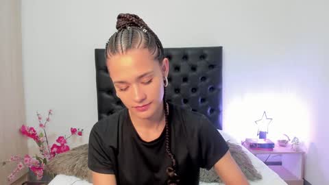 Snapshot of _sussi_ chatting on 01-09-25, 01:24 Sussi online show from 01-09-25, 01:24