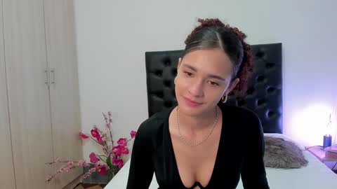 Snapshot of _sussi_ chatting on 01-28-25, 01:49 Sussi online show from 01-28-25, 01:49