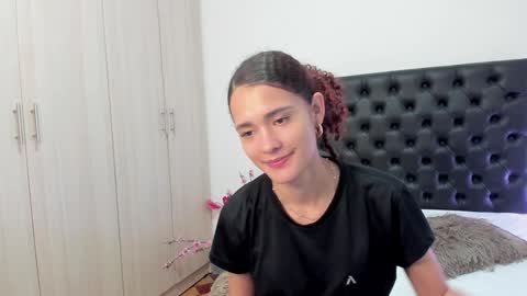 Snapshot of _sussi_ chatting on 02-08-25, 02:49 Sussi online show from 02-08-25, 02:49