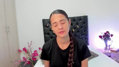 Snapshot of _sussi_ chatting on 02-17-25, 01:10 Sussi online show from 02-17-25, 01:10