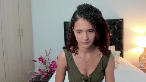 Snapshot of _sussi_ chatting on 03-10-25, 04:25 Sussi online show from 03-10-25, 04:25