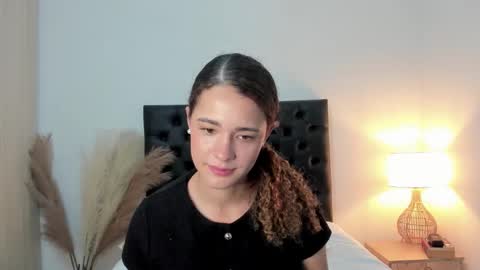 Snapshot of _sussi_ chatting on 09-19-25, 01:23 Sussi online show from 09-19-25, 01:23