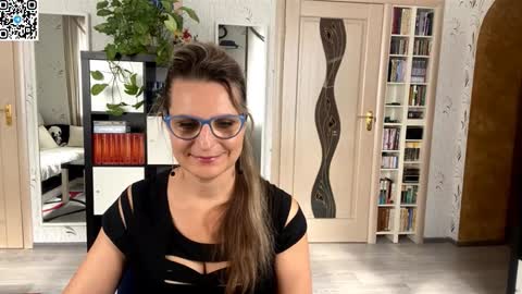 Snapshot of _sweetieray_ chatting on 10-20-25, 09:54 Daria online show from 10-20-25, 09:54