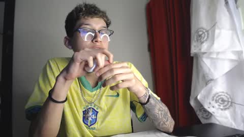 Thomas online show from 12-22-24, 09:09