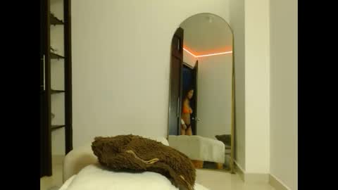 Snapshot of _tommyandanabel_ chatting on 10-19-25, 04:35  tommy and anabel   online show from 10-19-25, 04:35