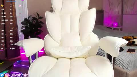 Julia online show from 03-02-26, 07:15