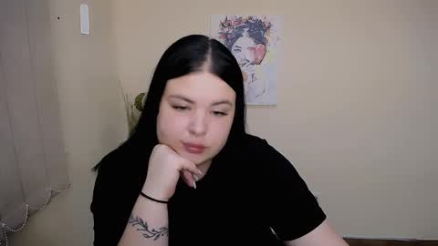 Snapshot of _trisha_li chatting on 09-10-25, 12:05 Trisha online show from 09-10-25, 12:05