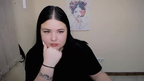 Snapshot of _trisha_li chatting on 09-12-25, 11:54 Trisha online show from 09-12-25, 11:54