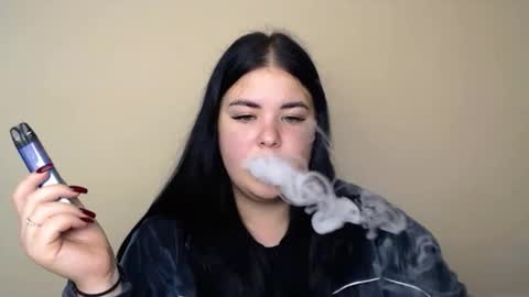 Snapshot of _trisha_li chatting on 10-01-25, 12:22 Trisha online show from 10-01-25, 12:22