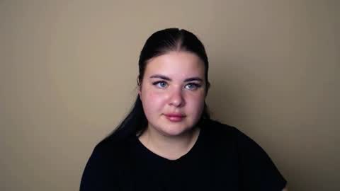 Snapshot of _trisha_li chatting on 10-09-25, 11:19 Trisha online show from 10-09-25, 11:19