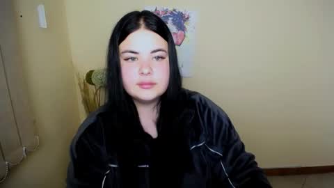 Snapshot of _trisha_li chatting on 10-20-25, 11:54 Trisha online show from 10-20-25, 11:54