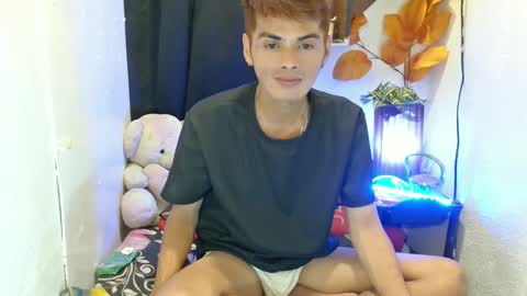 Snapshot of _urbabypam chatting on 03-09-25, 01:04 Urjerick online show from 03-09-25, 01:04