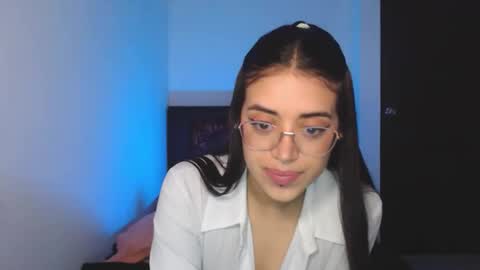 Snapshot of _valentinax_ chatting on 02-13-26, 11:50 Vale online show from 02-13-26, 11:50