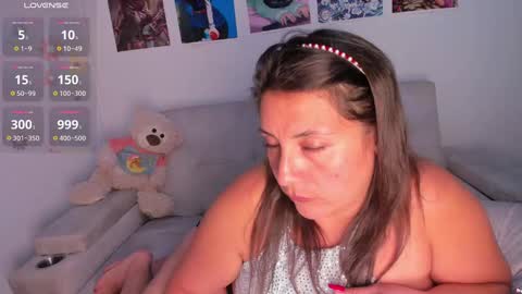Snapshot of _vanebrown87 chatting on 01-18-25, 11:00 vanesa online show from 01-18-25, 11:00