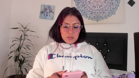 Veronica online show from 01-14-25, 01:17