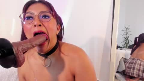 Veronica online show from 02-13-25, 04:07