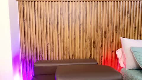 Veronica online show from 09-29-25, 11:48