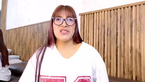 Veronica online show from 10-06-25, 01:08