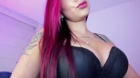 Snapshot of _viviana chatting on 10-02-25, 02:07 INSTAGRAM pinzon viviana online show from 10-02-25, 02:07