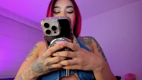 Snapshot of _viviana chatting on 10-12-25, 11:04 INSTAGRAM pinzon viviana online show from 10-12-25, 11:04