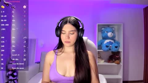 Fernanda  online show from 10-21-25, 09:04