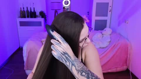 Wendy online show from 12-25-24, 01:19