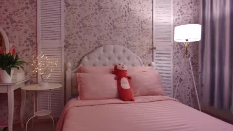 Wendy online show from 10-31-25, 01:06