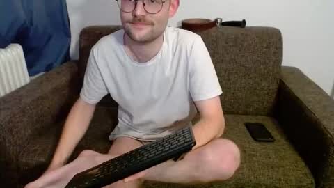 _whoisthatguy_ online show from 12-15-25, 06:45