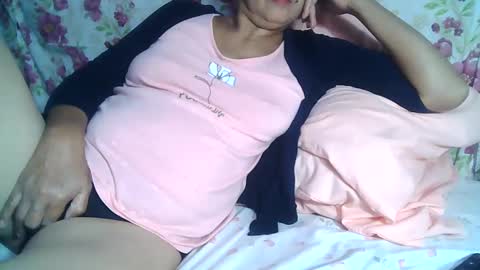 Snapshot of _yahzia_ chatting on 01-15-25, 01:52 just call me miss online show from 01-15-25, 01:52