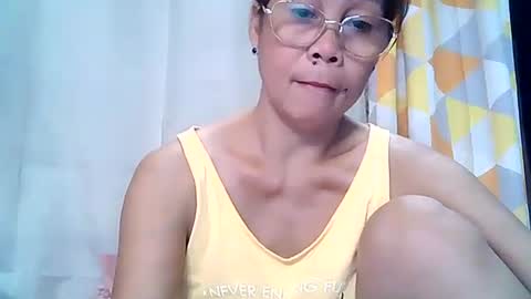 Snapshot of _yahzia_ chatting on 02-01-25, 05:39 just call me miss online show from 02-01-25, 05:39