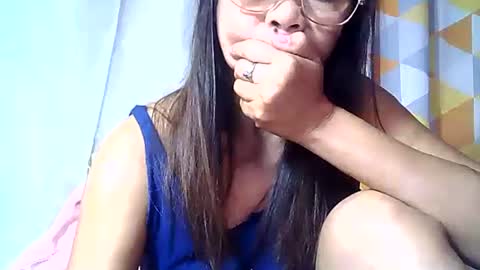 Snapshot of _yahzia_ chatting on 02-02-25, 08:41 just call me miss online show from 02-02-25, 08:41