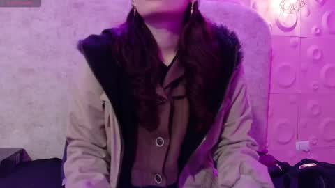 Yuyi online show from 11-02-25, 11:45